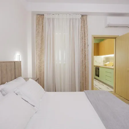 Gus House * Vlore